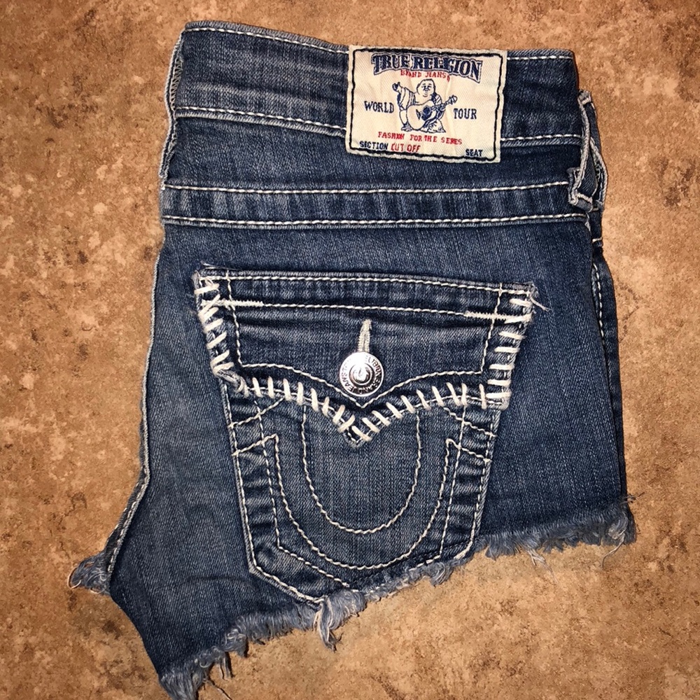 Denim booty shorts TRUE RELIGION size 26